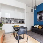 Quiet Stylish Nest In Le Marais Central Paris
