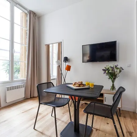 Appartamento Quiet Stylish Nest In Le Marais Central Parigi